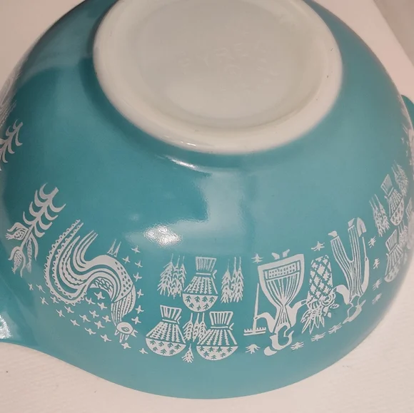 Vintage 50s Turquoise Amish Butterprint Pyrex Bowl - Picture 4 of 10